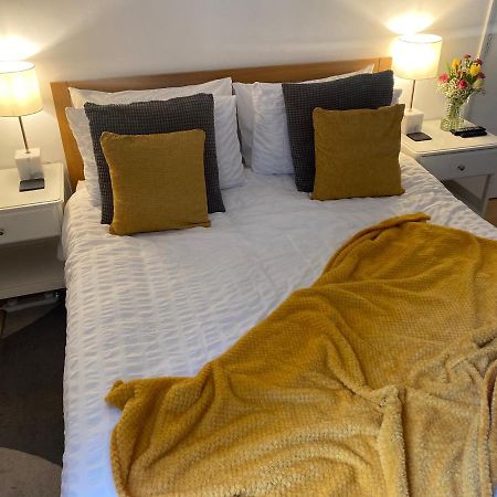 Guest Bedroom With King Size Bed In Brixton Londres Exterior foto
