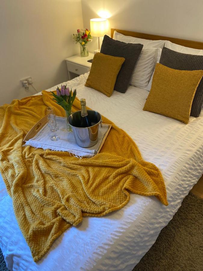 Guest Bedroom With King Size Bed In Brixton Londres Exterior foto